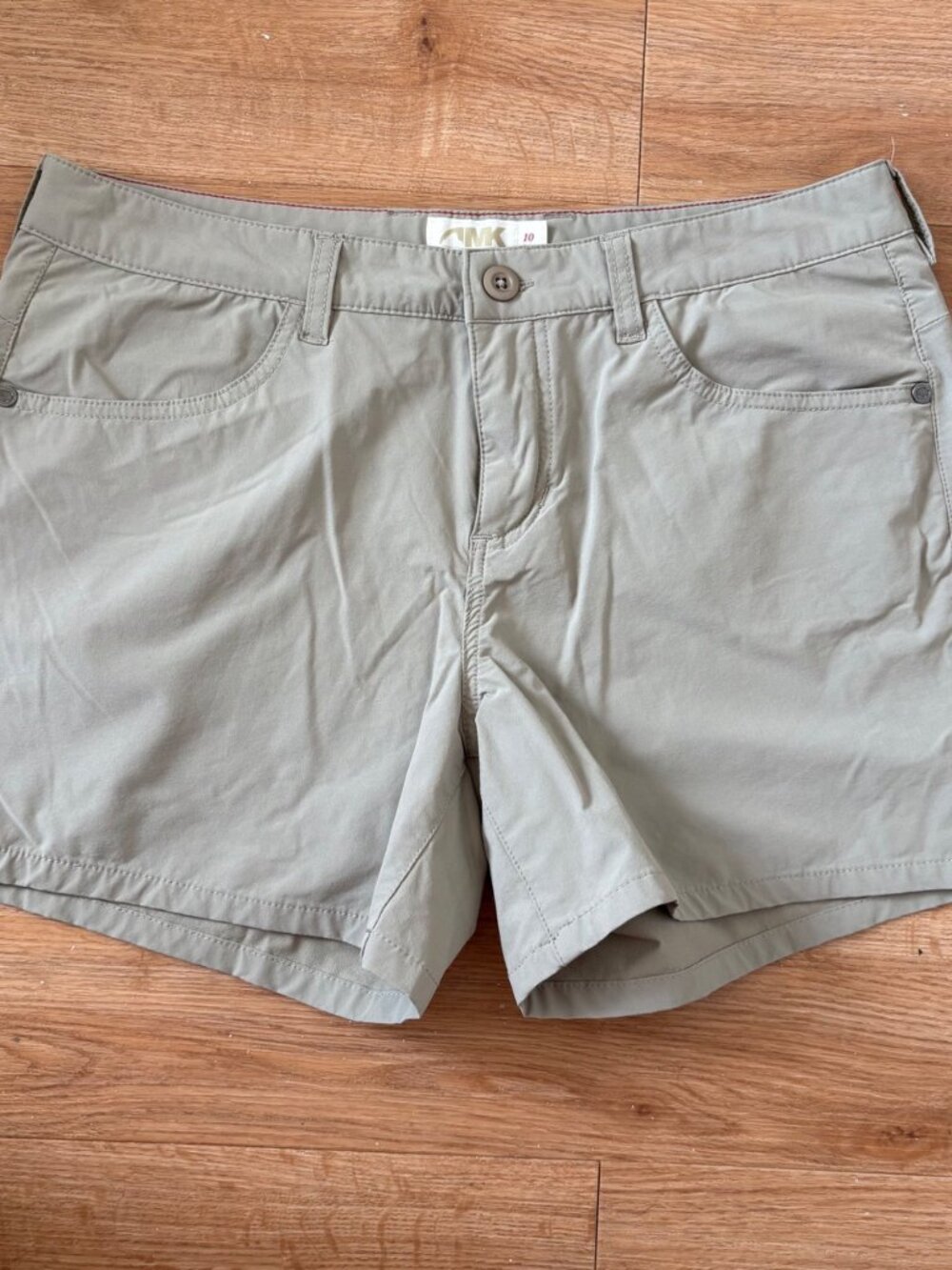 Mountain Khaki Cruiser II Mid Rise Hiking Shorts Tan Women’s Size 10